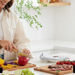 Bamboo cutting board with deep juice grooves and built-in handles – perfect for kitchen prep.