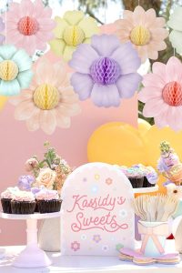 9 pastel paper flower decorations by PAPER JAZZ for spring parties