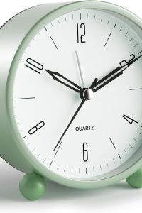 Vintage-style 4-inch analog alarm clock with silent movement and night light – battery operated, compact, and non-ticking for peaceful sleep