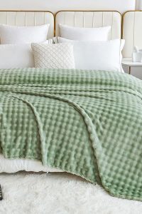 “Comelady 3D bubble fleece throw blanket ultra soft plush textured design”