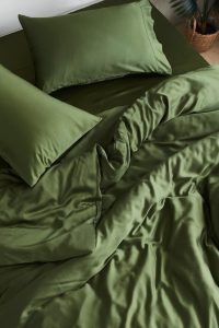 “DOZ queen bamboo sheet set in forest green – buttery soft cooling sheets with deep pockets”