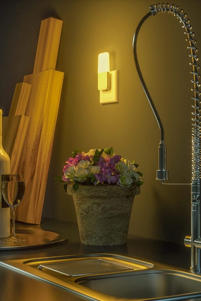 MAZ-TEK Plug-in Night Light 6 Pack Installed in Bedroom and Hallway