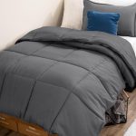 Layered Bedding with Soft Blankets and Pillows – cozy bedroom idea for snuggling.