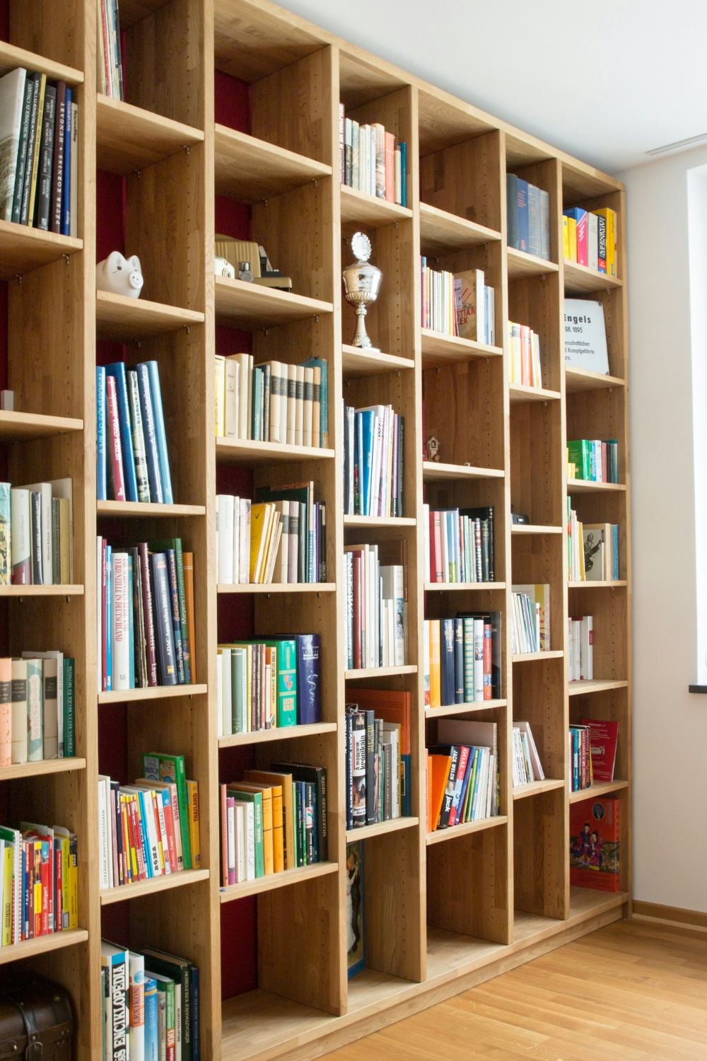 Kitchen cabinet with pull-out shelves for easy access