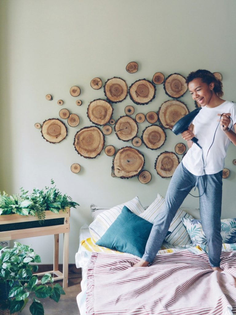 Living room furniture arranged incorrectly and corrected