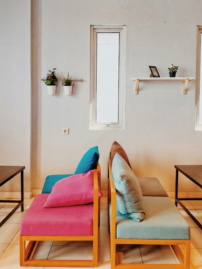 10 Ways to Choose Furniture That Fits Small Spaces Perfectly