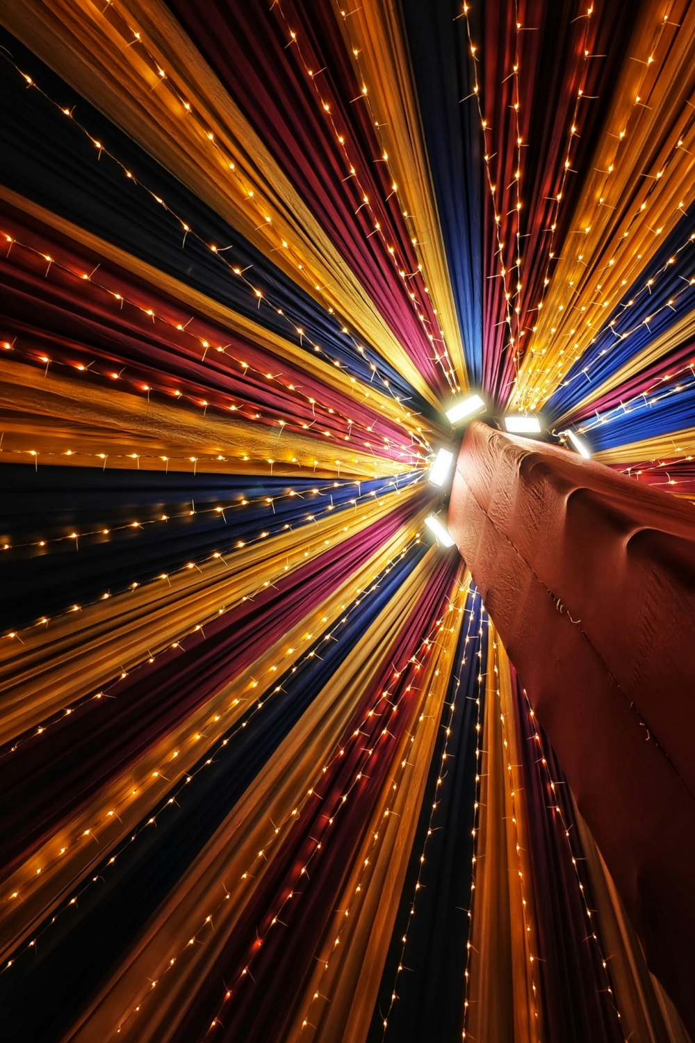 Living room with mixed color and patterned wallpaper design