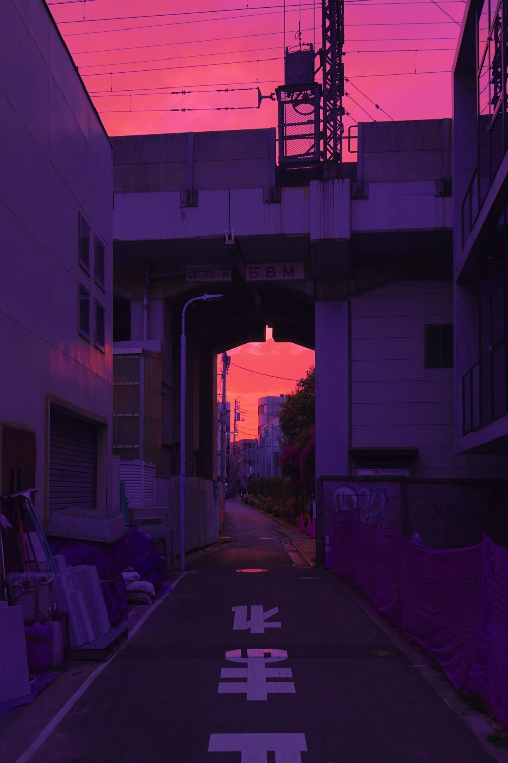 “warm and inviting atmosphere in cozy reading nook with soft lighting”