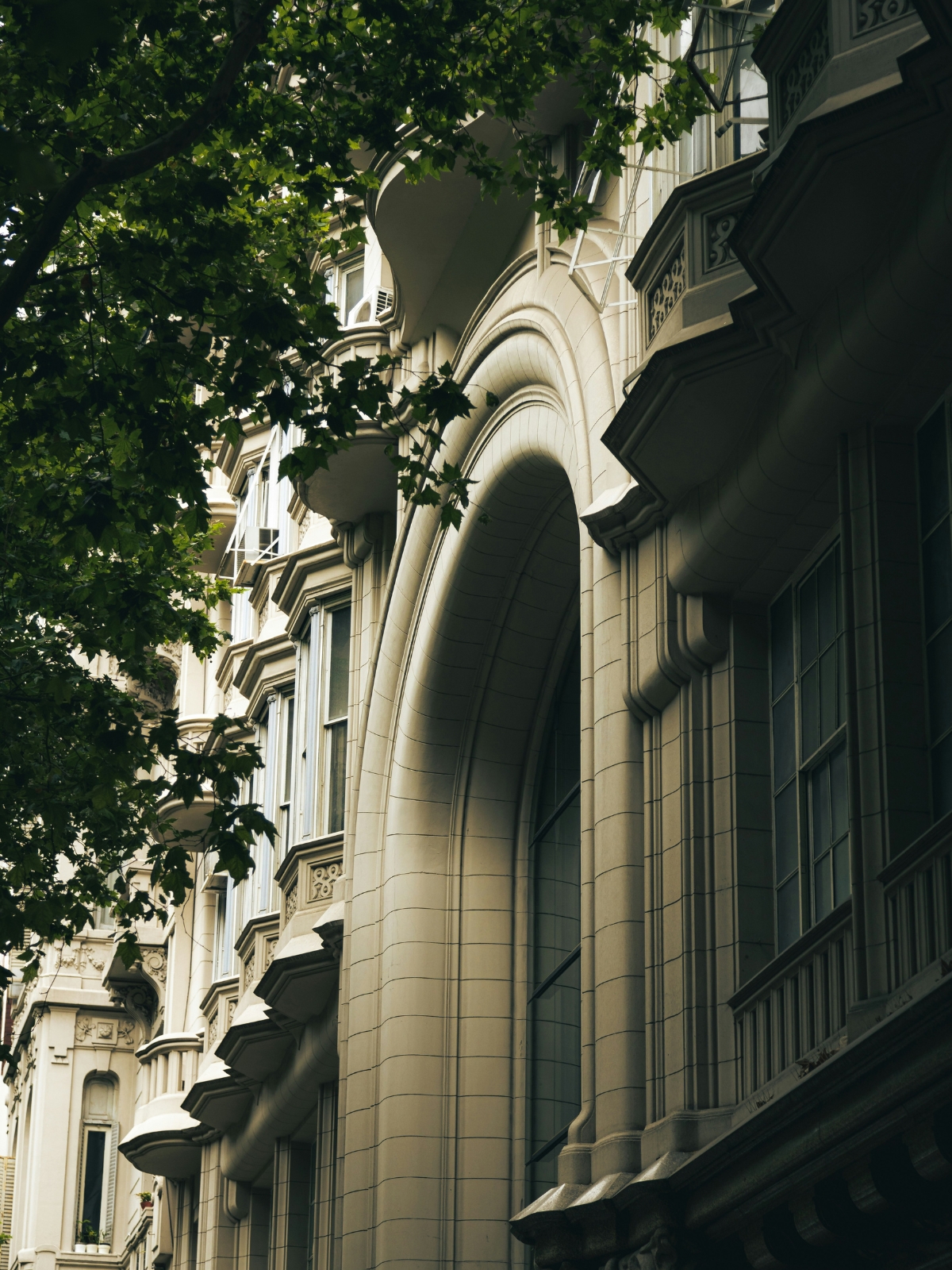 “Cove lighting highlighting ceiling architecture in a luxury living room”