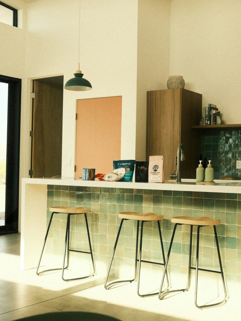 modern kitchen decor ideas 2025 with handleless cabinets and matte finishes