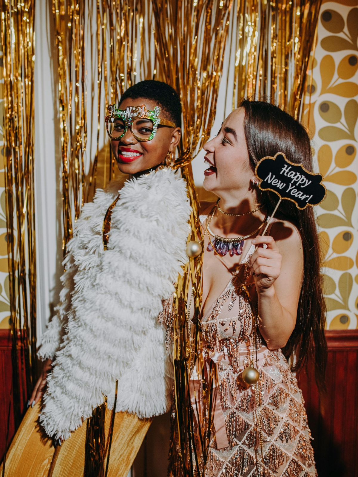 Cozy New Year 2026 home decor with candles, fairy lights, and festive decorations