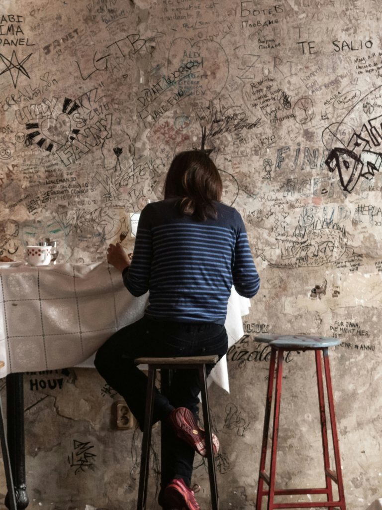 tips to refresh your walls without painting