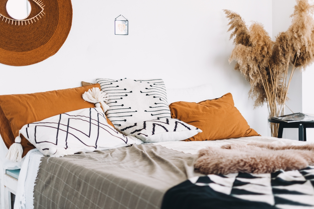 Layer Textures for a Warm, Cozy Small Bedroom