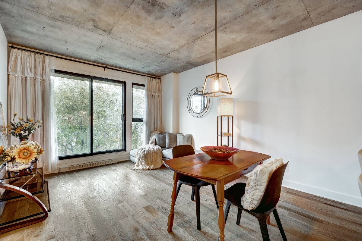 Small dining room layout with round table and smart furniture placement for compact homes