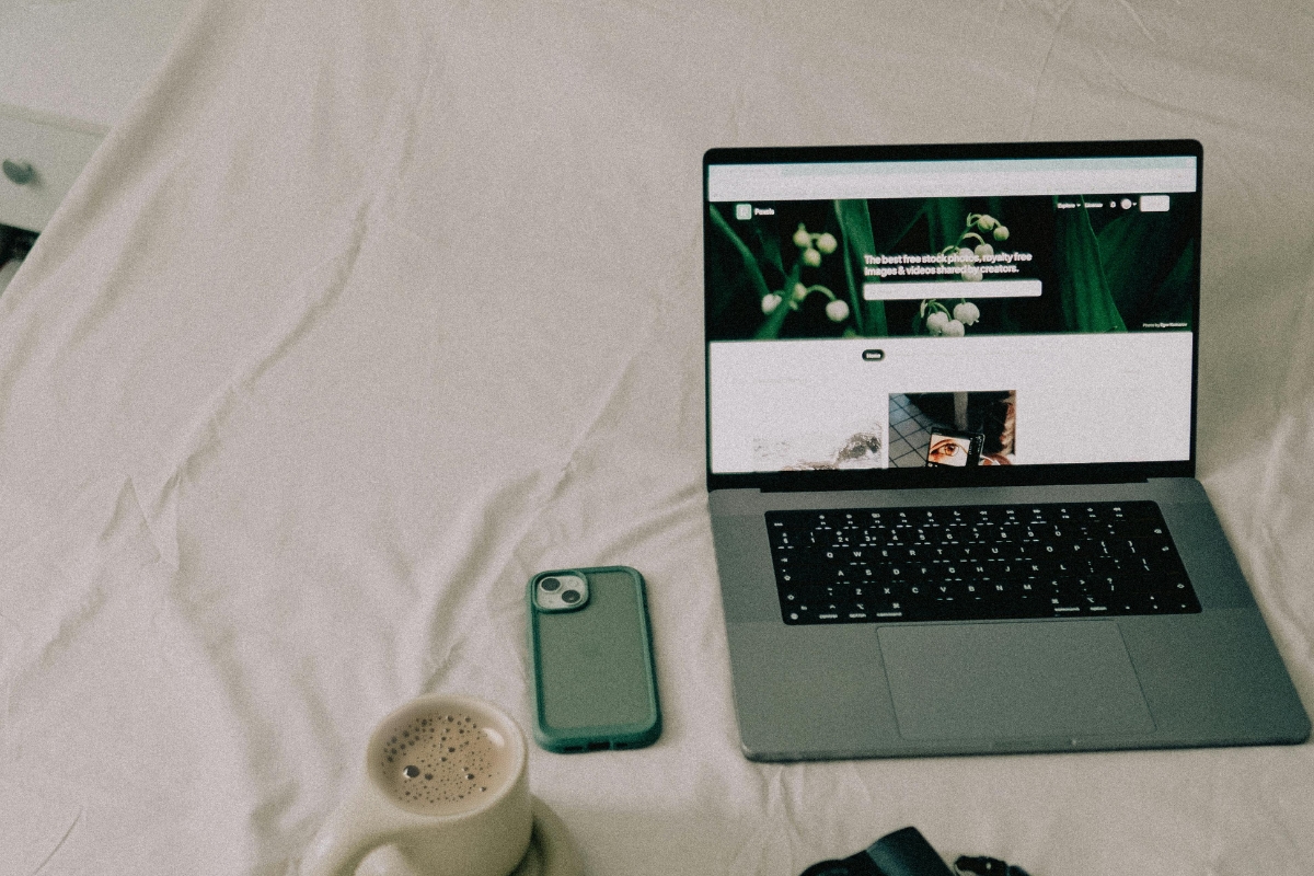 Smart bedroom with integrated tech for comfort and convenience without clutter