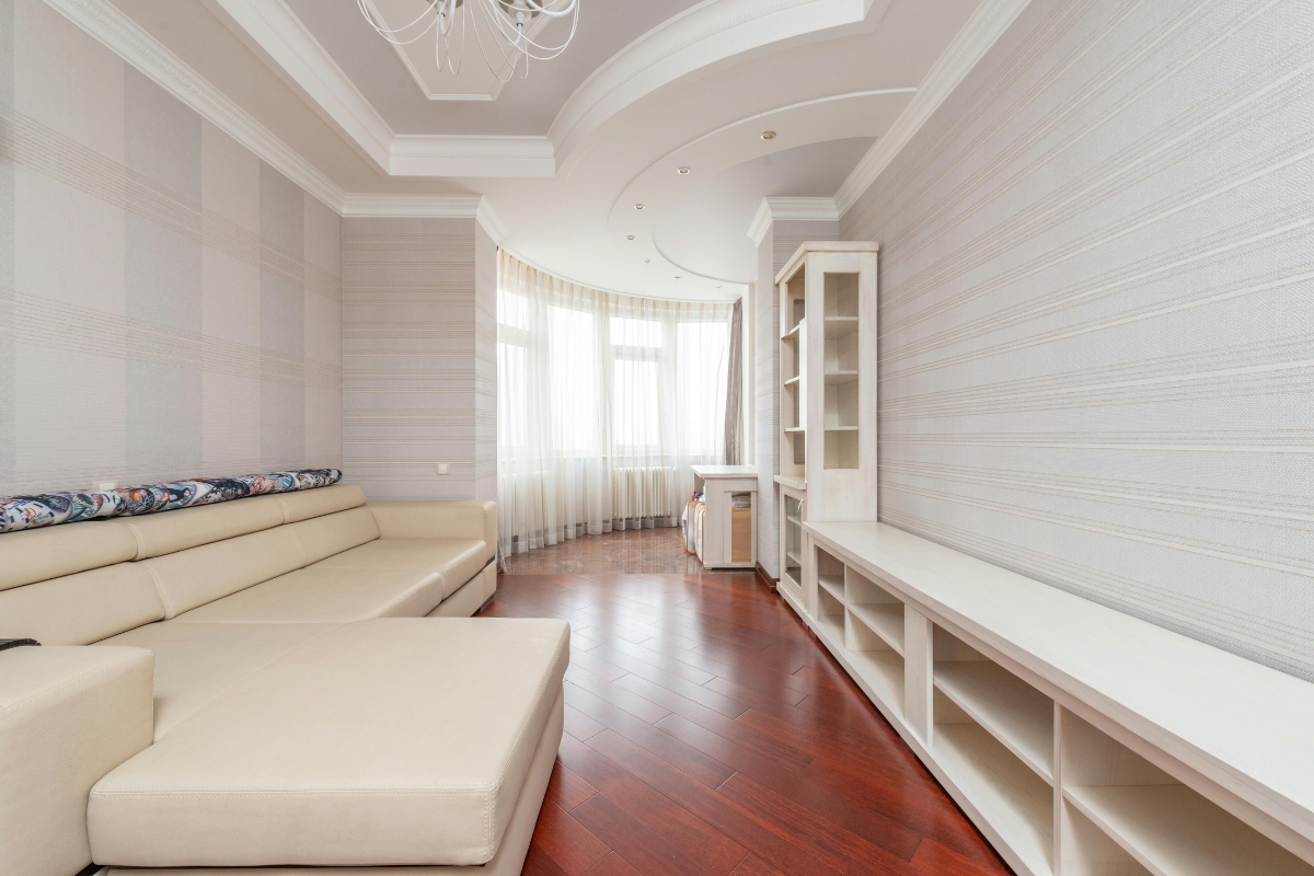 Rustic wooden ceiling beams matched with cozy farmhouse interior