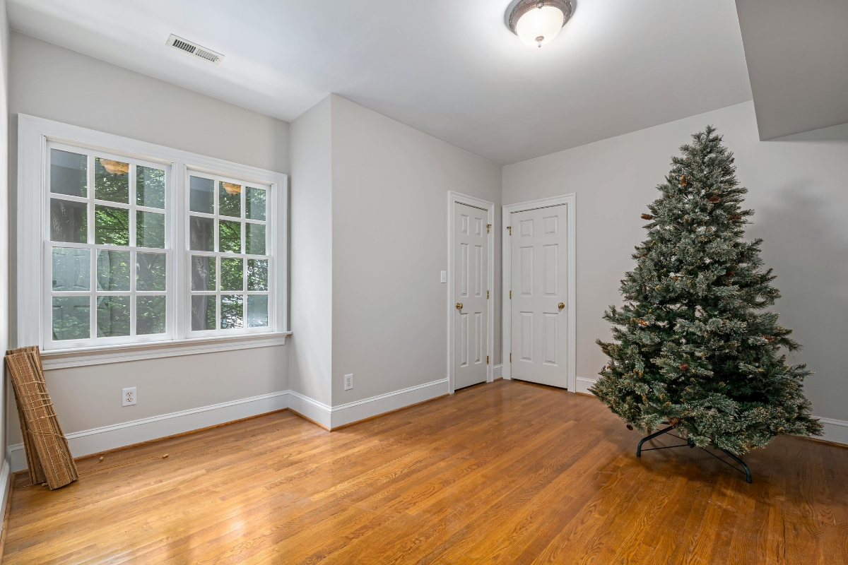 Neutral winter living room with soft beige, cream, and warm gray tones creating a calm and cozy atmosphere after holiday decorations are removed.