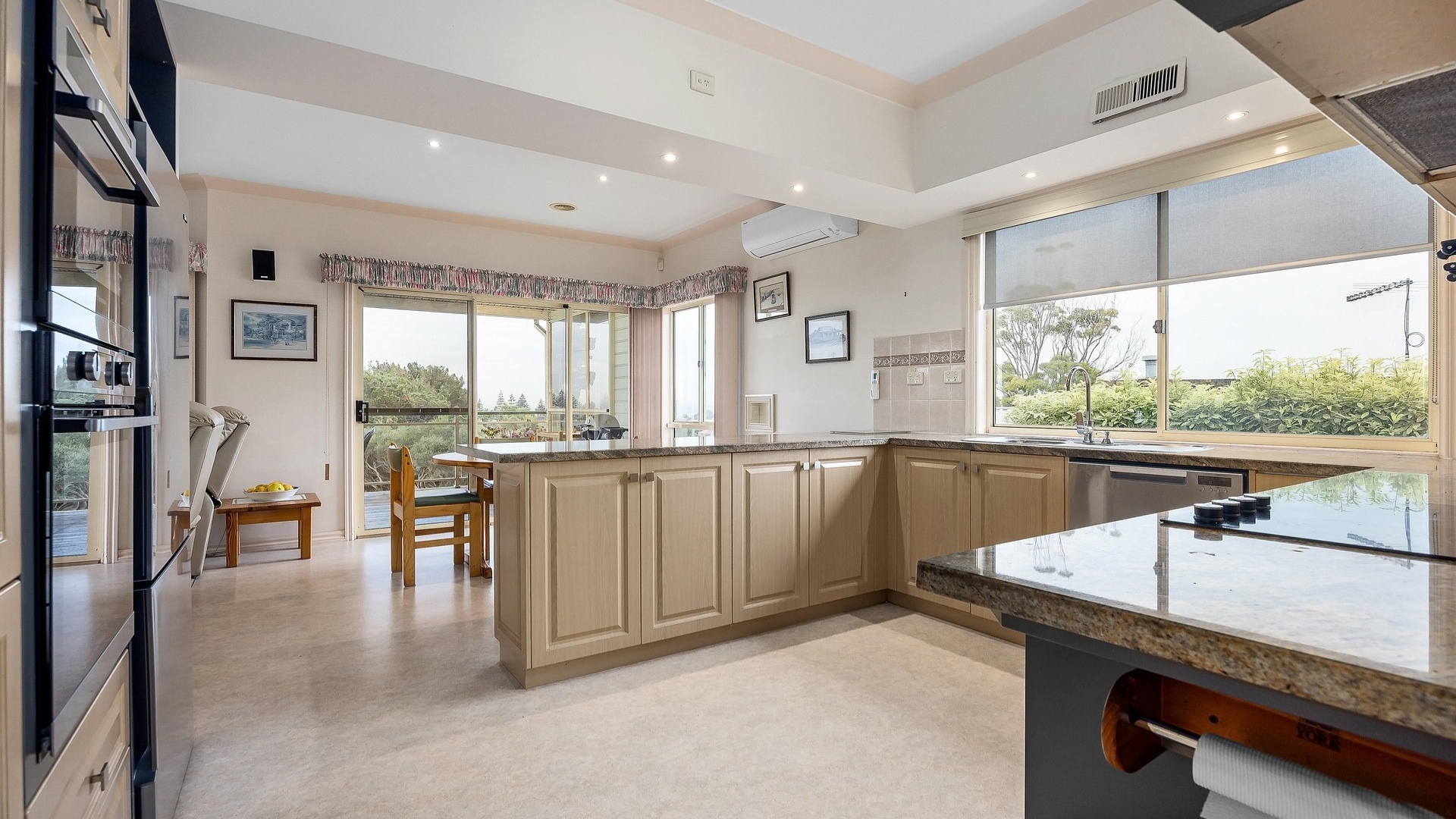 small apartment kitchen decor ideas with open shelving