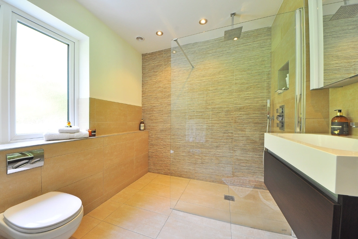 Dopamine decor bathroom with bright towels and colorful accessories