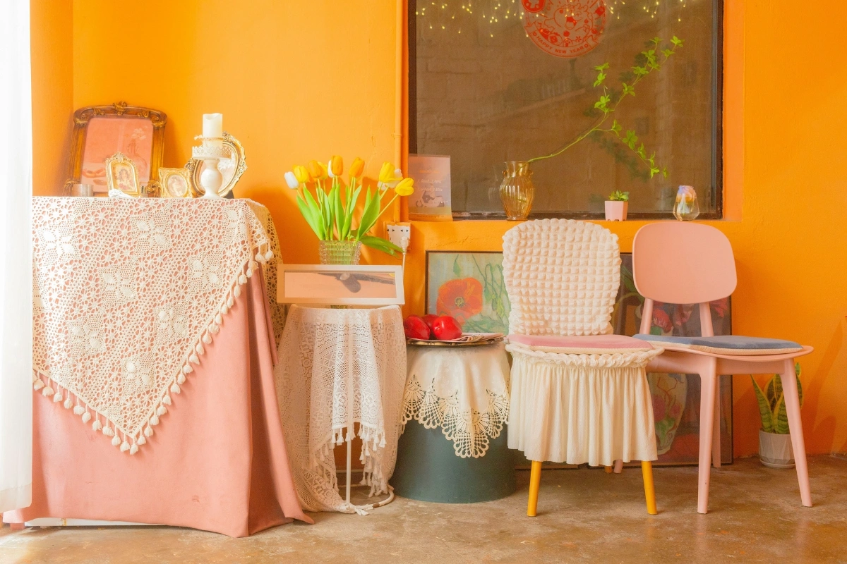 Vintage Home Decor Trends featuring trending vintage styles, retro furniture, and timeless interior design ideas for stylish modern homes