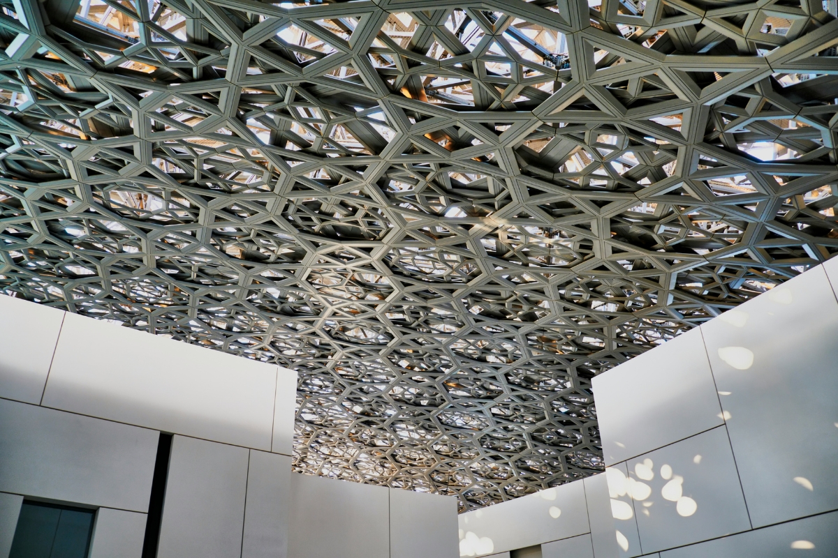 Eco-friendly ceiling design with bamboo panels in a living room