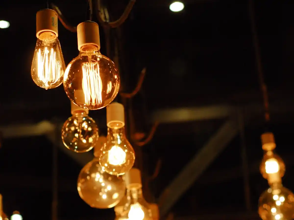 Stylish living room lighting idea with warm LED floor lamps