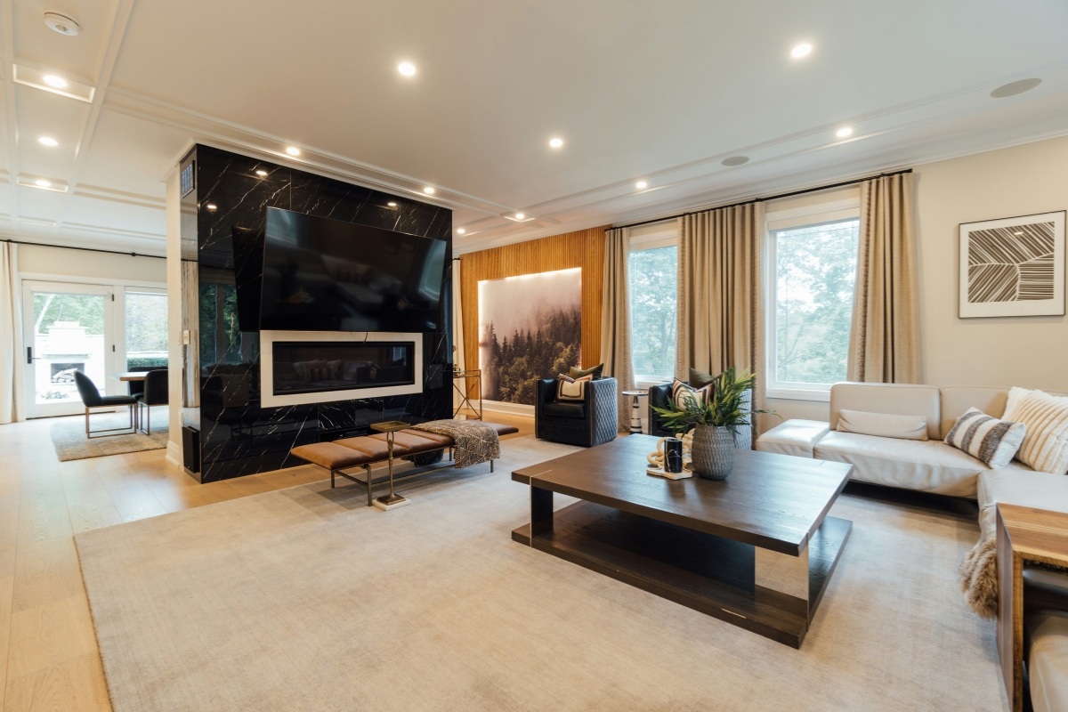 Long living room divided into functional zones