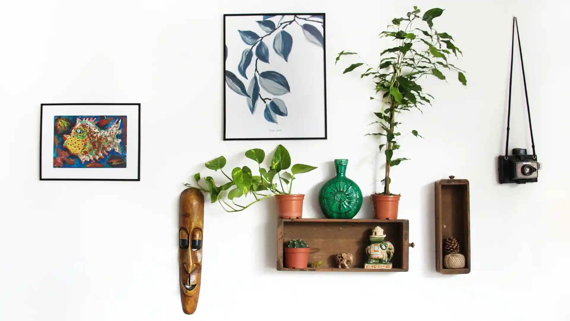 Beautiful home interior featuring DIY home decor ideas anyone can make on any budget, including handmade wall art, decorative shelves, plants, and budget-friendly accents.